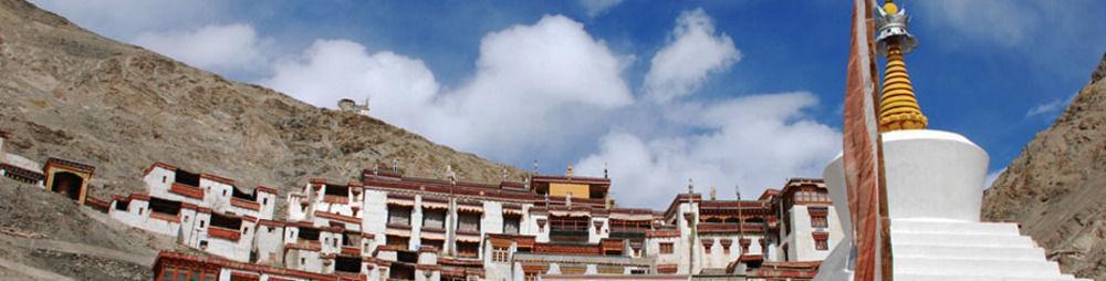 The Auspicious Hotel Leh Exteriör bild