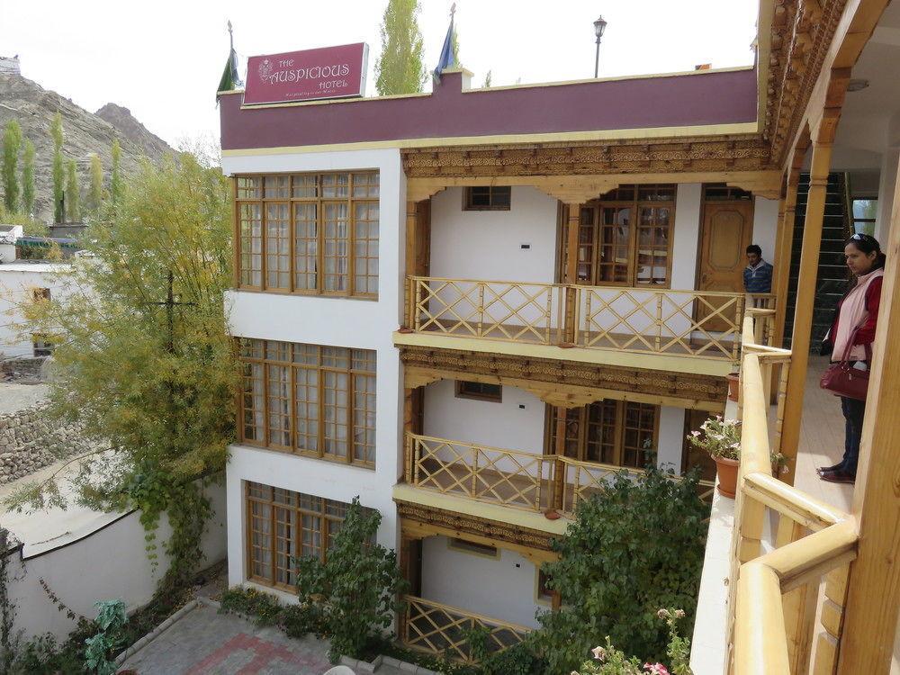 The Auspicious Hotel Leh Exteriör bild