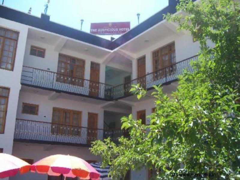 The Auspicious Hotel Leh Exteriör bild