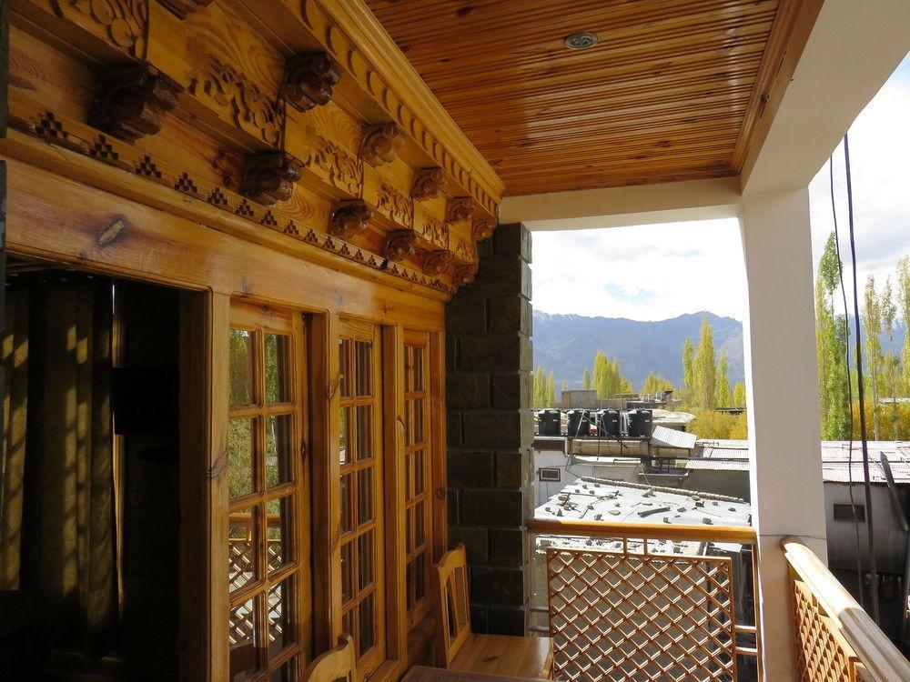 The Auspicious Hotel Leh Exteriör bild